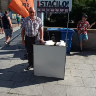 Petiční stánek Hnutí STAČILO!
