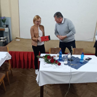 Kateřina Konečná říká účastníkům, že se jí začíná v Plzeňském kraji líbit a že přijede častěji